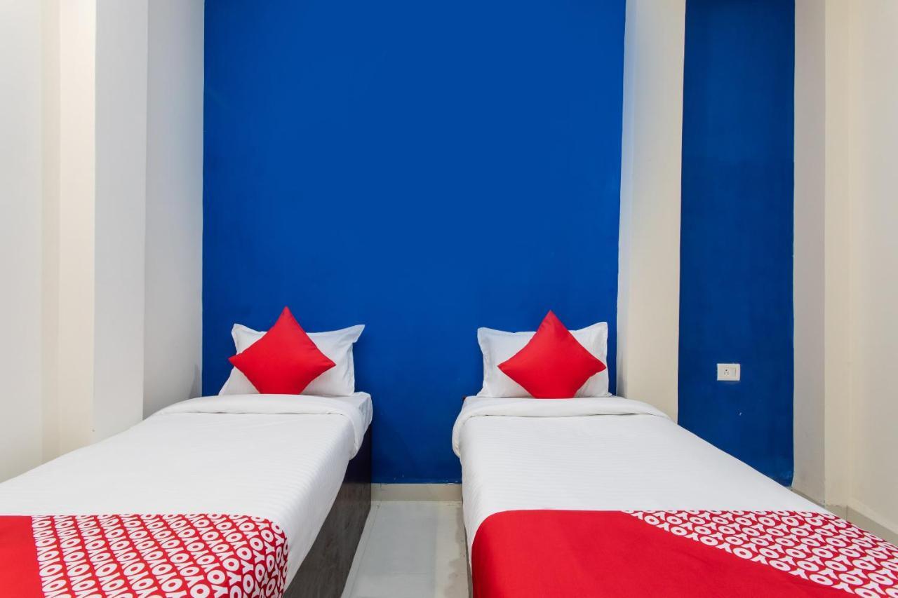 Oyo 27862 Hotel Brooklyn Indore Exteriör bild